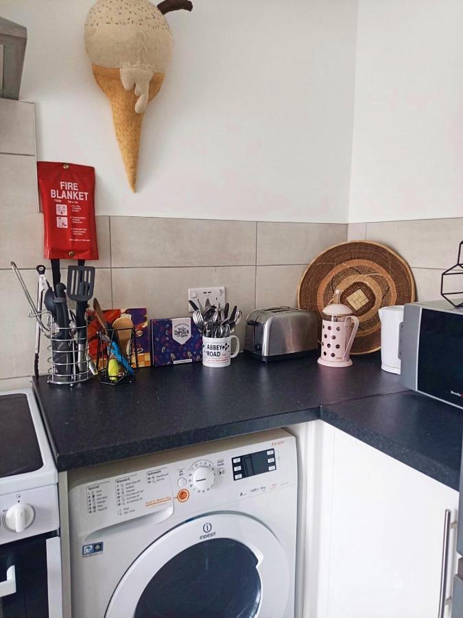 Stylish 2-Bed Flat, Quick Access To London Sights Apartment Exterior photo